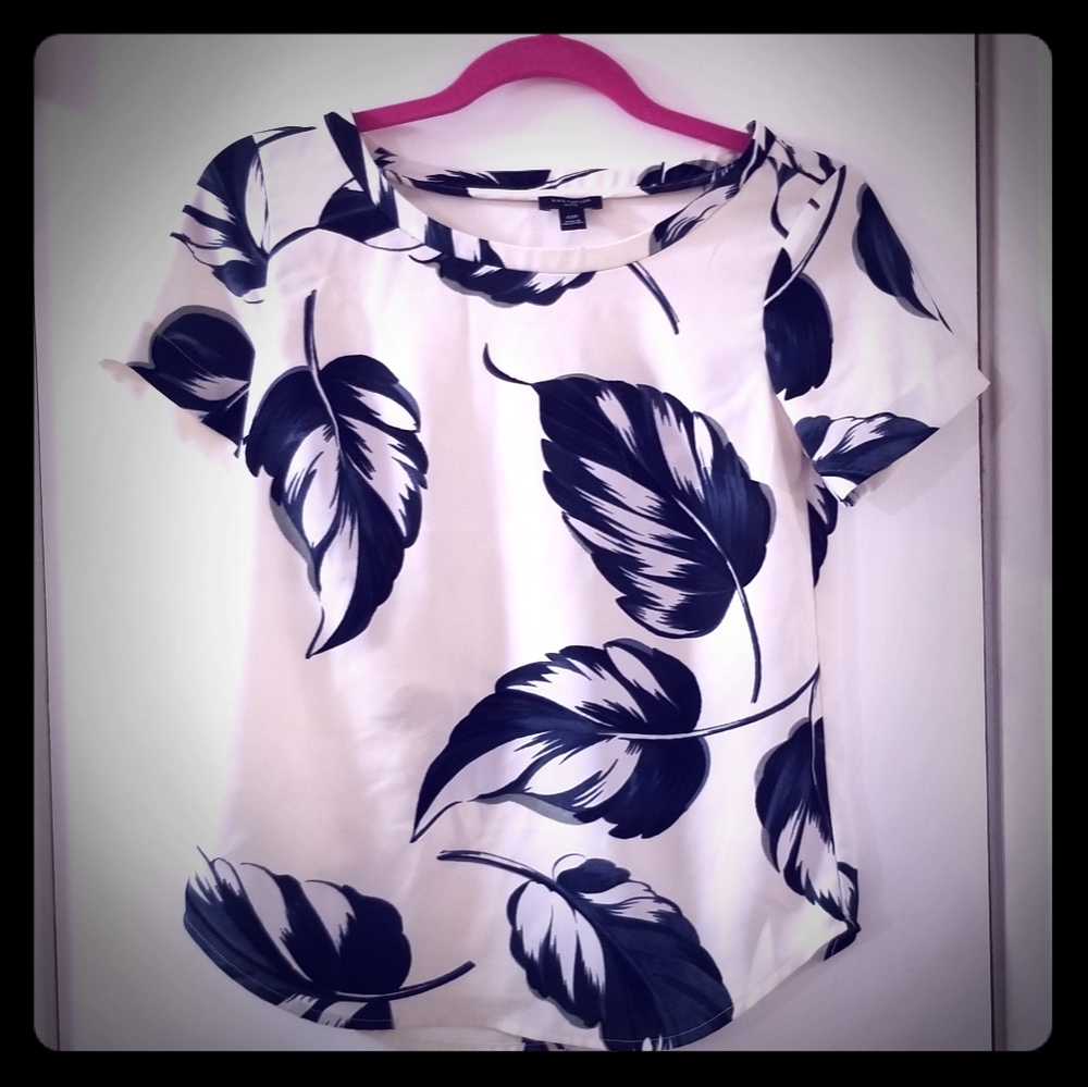 Ann Taylor Leaf pattern shirt